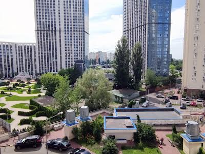 квартира за адресою Академіка Глушкова просп., 9в