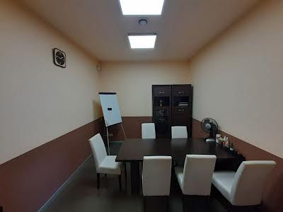 комерційна за адресою Ярославська вул., 56а
