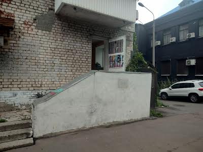 коммерческая по адресу Генерала Геннадия Воробьёва ул. (Курська), 4а