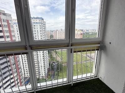 квартира за адресою Драгоманова вул., 2-Б