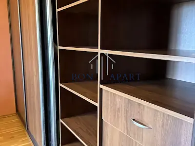 квартира за адресою Салютна вул., 42/46