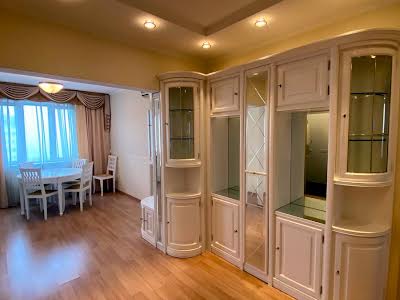 квартира за адресою Ореста Васкула вул., 2