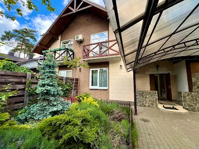 будинок за адресою Патріотів