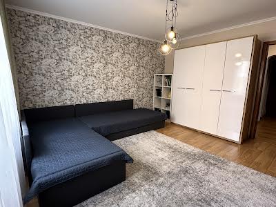 квартира по адресу Драгоманова ул., 5