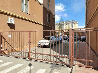 квартира по адресу Леси Украинки ул., 19