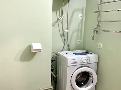 квартира по адресу Ревуцкого ул., 40-Г
