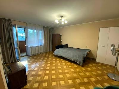 квартира за адресою Лабораторна вул., 14