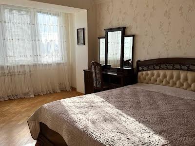 квартира за адресою Київ, Микільсько-Ботанічна вул., 6/8