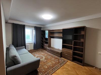 квартира за адресою Верховної Ради бульв., 22-Б