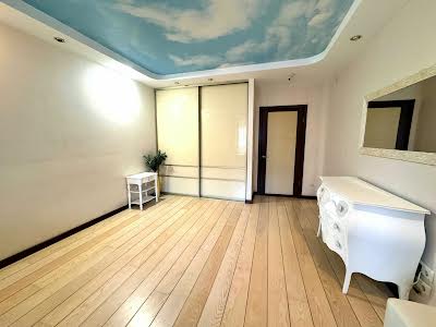 квартира за адресою Тарасівська вул., 21