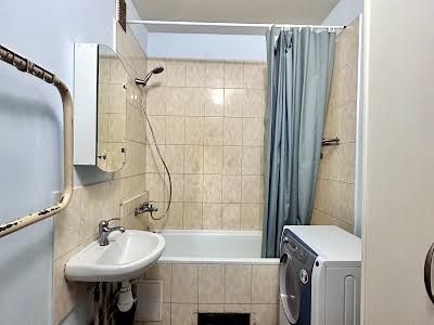 квартира за адресою Автозаводська вул., 15А