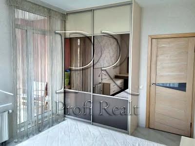 квартира за адресою Регенераторна вул., 4 к5