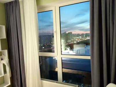квартира по адресу Ревуцкого ул., 40-В