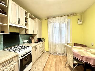 квартира за адресою Архітектора Старова вул., 14