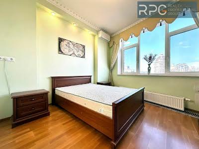 квартира за адресою Старонаводницька вул., 13