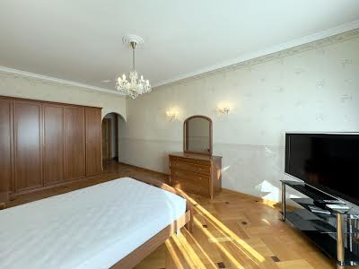 квартира за адресою Дмитрівська вул., 13а