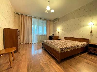 квартира за адресою Тарасівська вул., 21