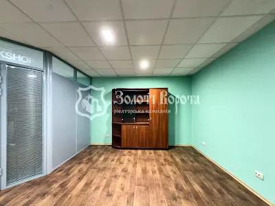 комерційна за адресою Драгоманова вул., 1-А