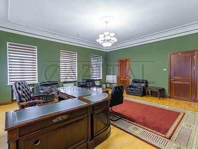 комерційна за адресою Липська вул., 10