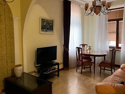 квартира за адресою Лисенка вул., 8