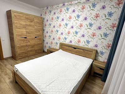 квартира по адресу Ревуцкого ул., 40-В