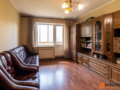 квартира по адресу Ревуцкого ул., 30/1