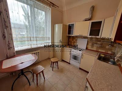 квартира за адресою Івана Світличного вул. (Петровського), 6