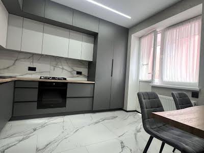 квартира за адресою Миру 12, 12
