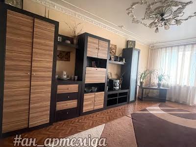 квартира за адресою Юрія Магалевського вул. (Генерала Захарченка), 1