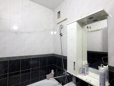квартира за адресою Верховинна вул., 18