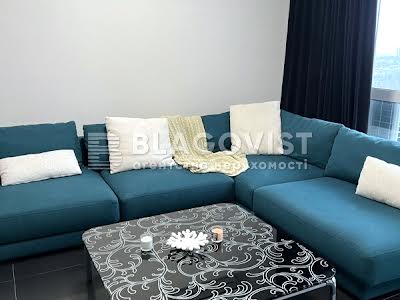 квартира за адресою Зарічна вул., 4