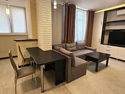 квартира за адресою Сім'ї Кульженків вул. (Петра Дегтяренка), 35