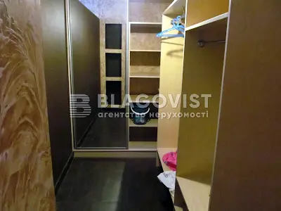 квартира за адресою Трьохсвятительська вул., 9