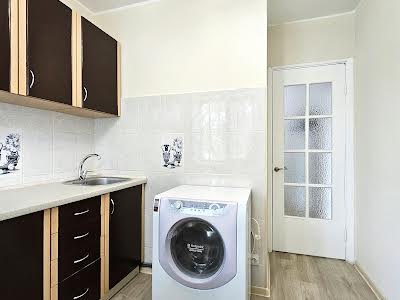 квартира по адресу Строителей ул., 8