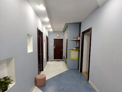 квартира за адресою Анни Ахматової вул., 31