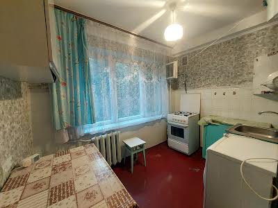 квартира за адресою Салютна вул., 25-А
