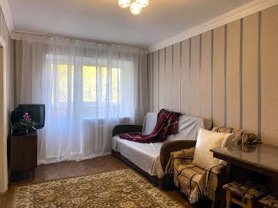 квартира за адресою Ольжича вул., 4