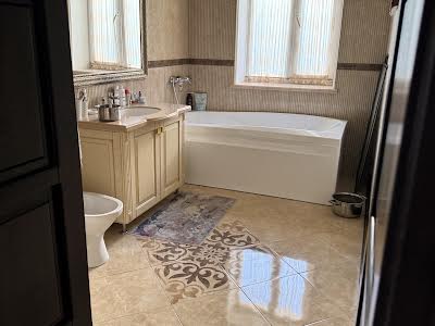 будинок за адресою Київська вул., 70