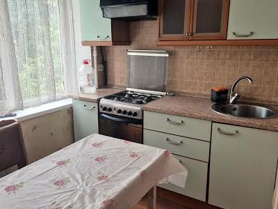 квартира за адресою Привокзальна вул., 8