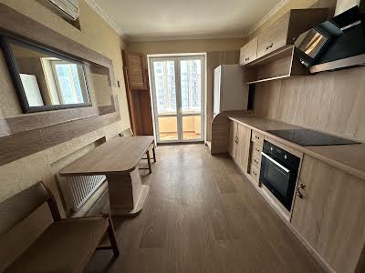 квартира за адресою Дніпровська набережна вул., 1-А