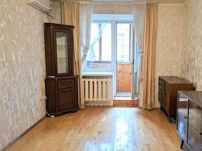 квартира за адресою Київ, Драгоманова вул., 17