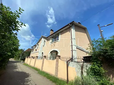 будинок за адресою Дарницький бульв., 1