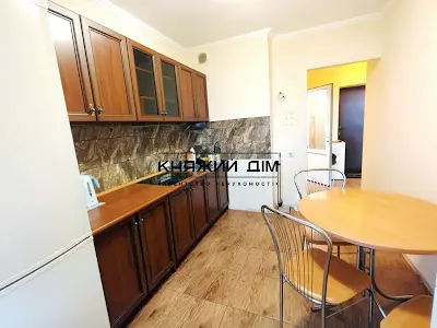 квартира за адресою Світла вул., 3д