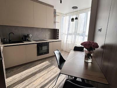 квартира за адресою Новопольова вул., 2