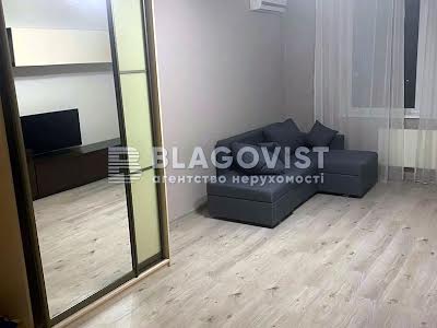 квартира по адресу Олевская ул., 5