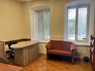 комерційна за адресою Потебні вул., 2