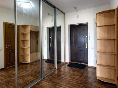 квартира по адресу Ревуцкого ул., 5