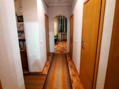 квартира за адресою Леоніда Каденюка просп. (Юрія Гагаріна), 8-А