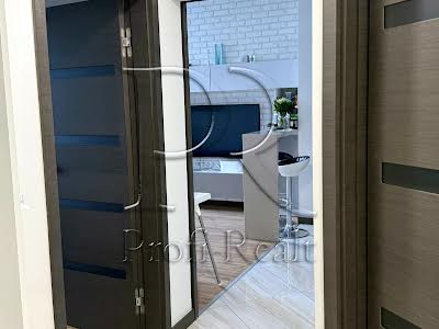 квартира за адресою Андрія Верхогляда вул. (Михайла Драгомирова), 2-А
