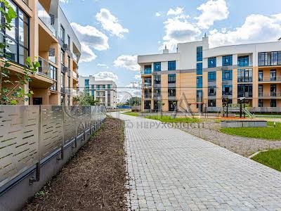 квартира за адресою Богатирська вул., 32